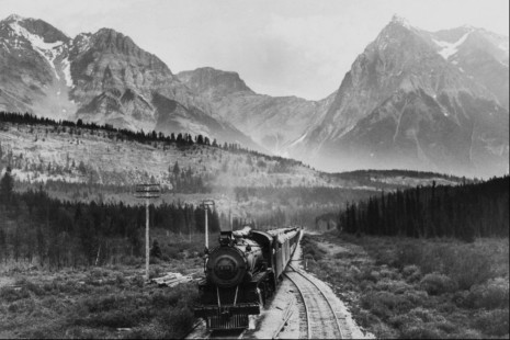 Фотошпалери Паровоз в горах