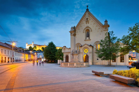 Фотошпалери Церква і замок Братислава